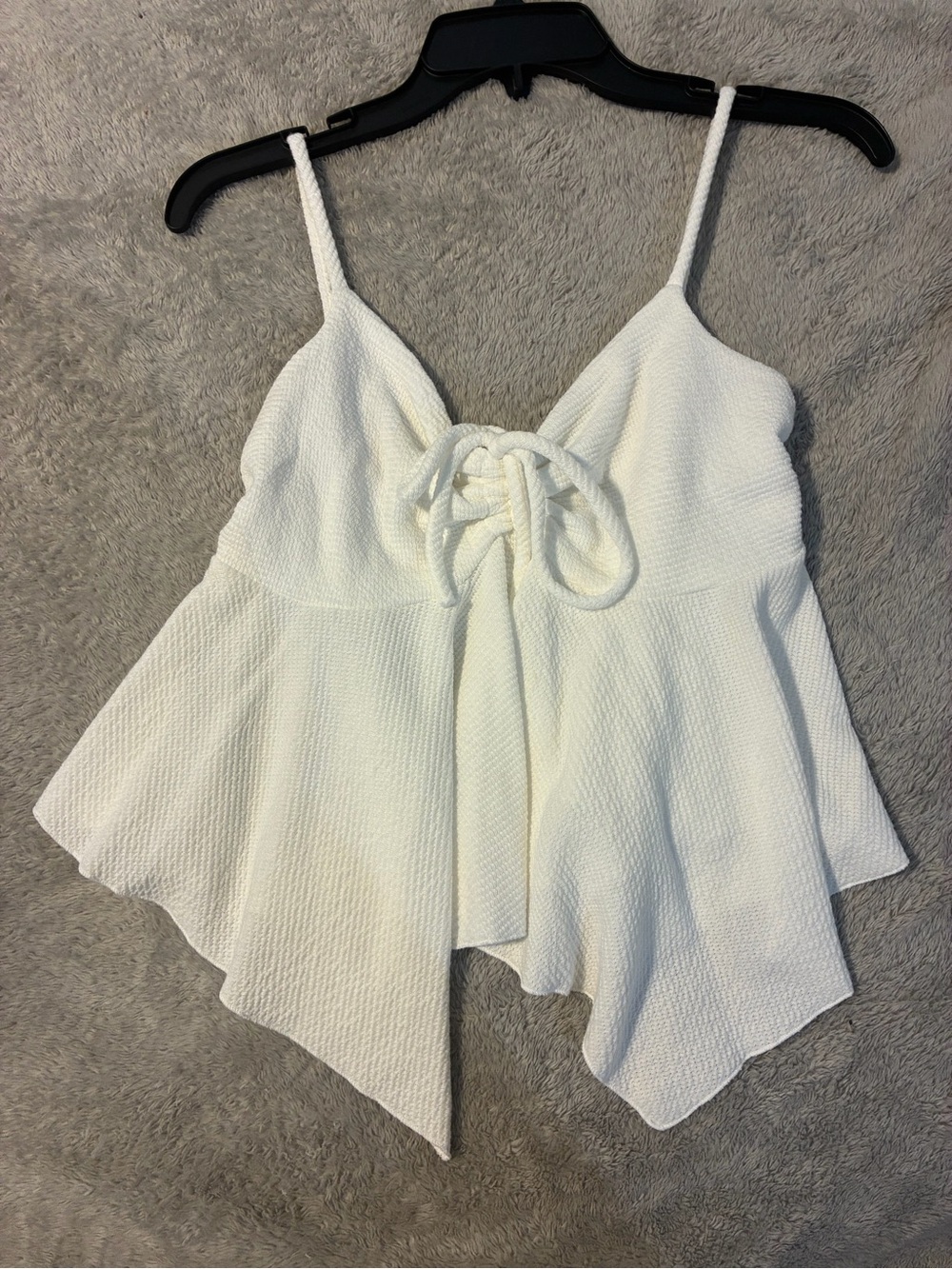 gaze White Lace-Up Handkerchief Hem Cami